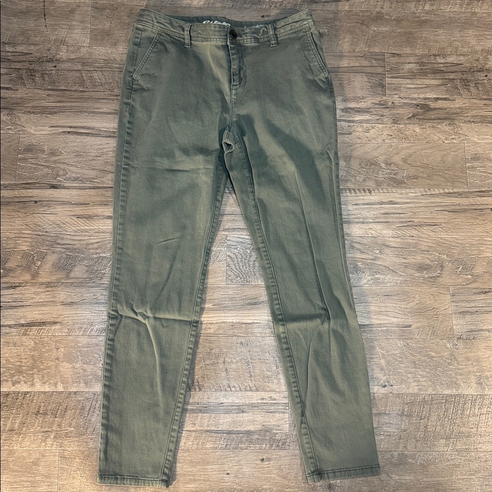 Eddie Bauer “Slightly Curvy” Olive Green Skinny Pants - Size 8